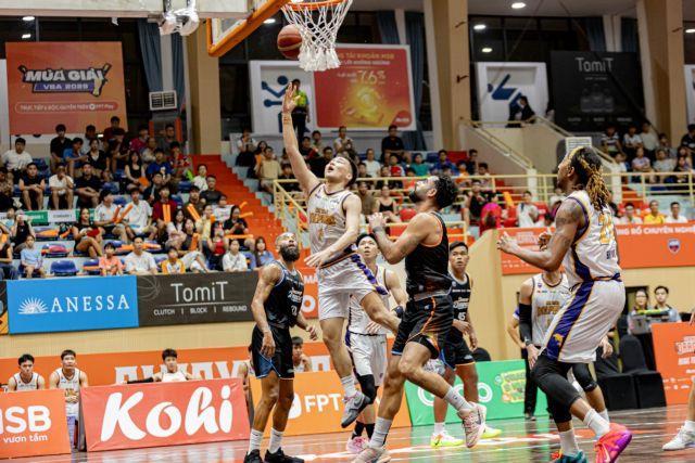 Nha Trang Dolphins move closer to playoff berth