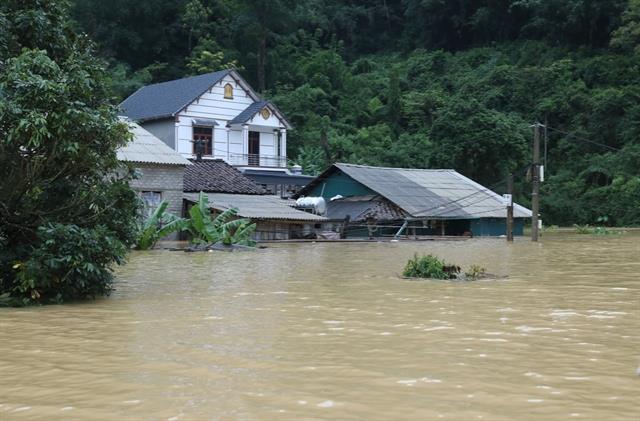 Typhoon Narra triggers floods in northern Việt Nam 