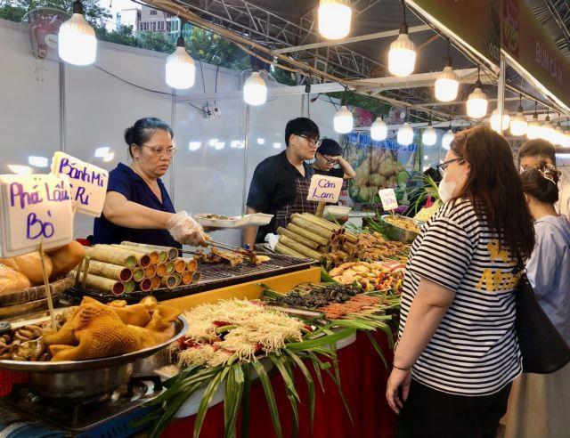 Street food drives tourism growth in HCM City
