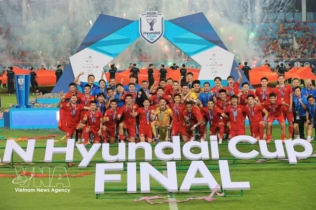 Government awards 1,500 to Việt Nam mens national football team

