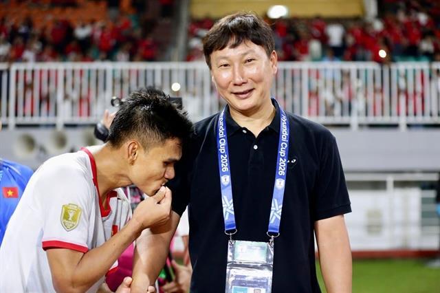 Kim goes back to black and secures away win