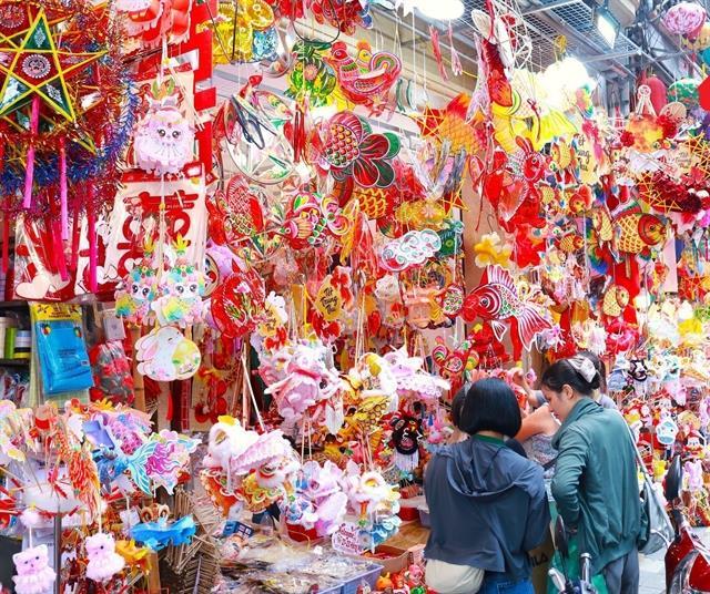 Mid-Autumn Festival 2026 begins in town, full activities await visitors
