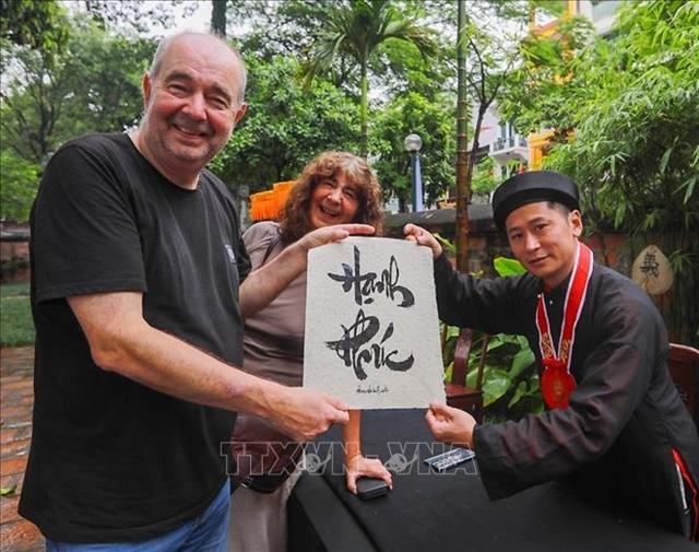 Calligraphy brought to the public through heritage event