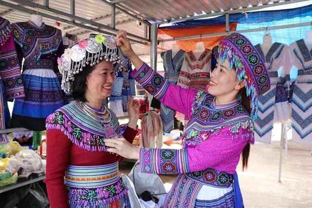 Đắk Rmăng market – where Mong cultural identity is upheld in Central Highlands