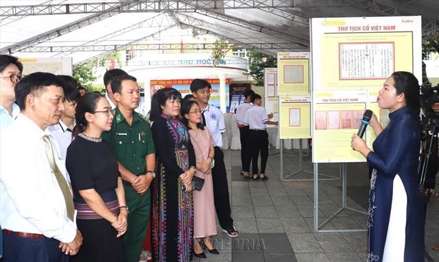 Exhibition showcases historical, legal evidence of Việt Nams sovereignty over Hoàng Sa, Trường Sa