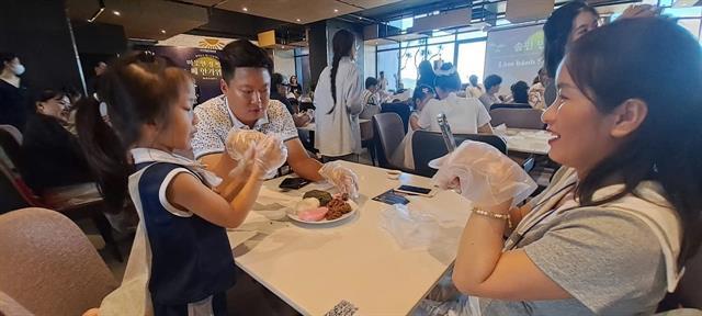 Korean-Vietnamese families celebrate Chuseok holiday