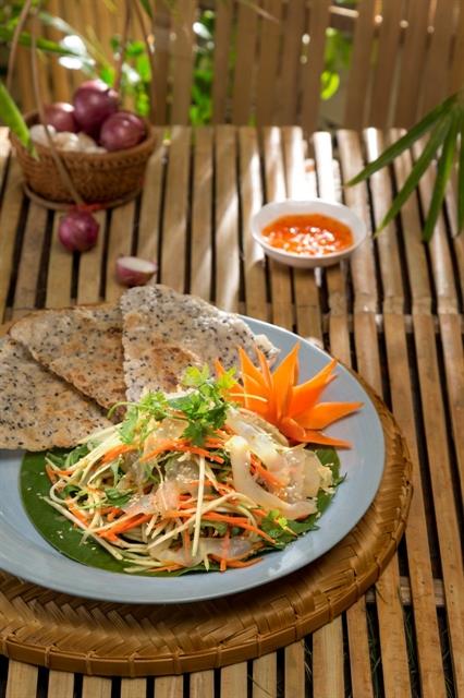 Jellyfish dishes impress visitors to Quy Nhơn