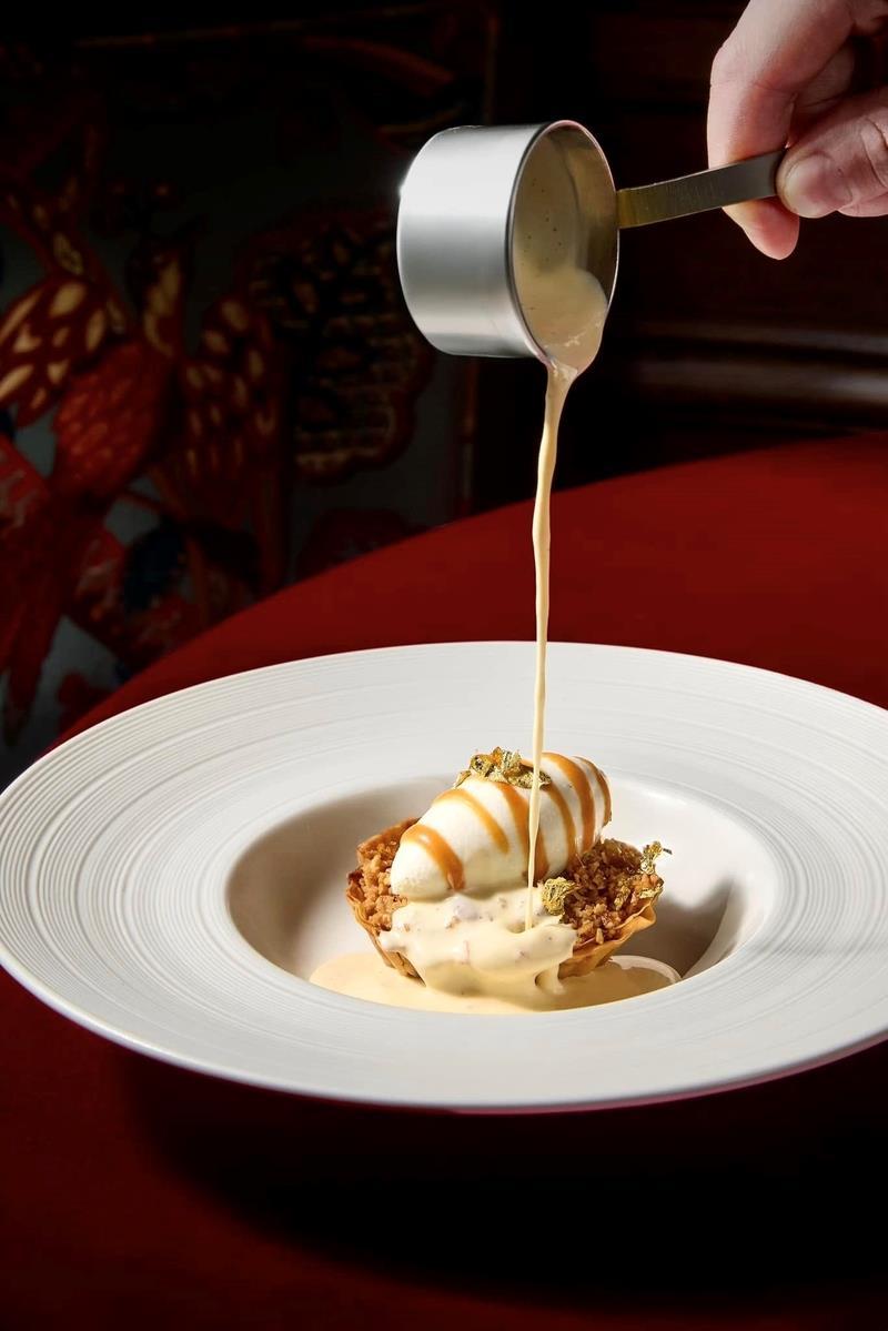 Celebrate Christmas  New Years Eve at The Albion by Kirk Westaway